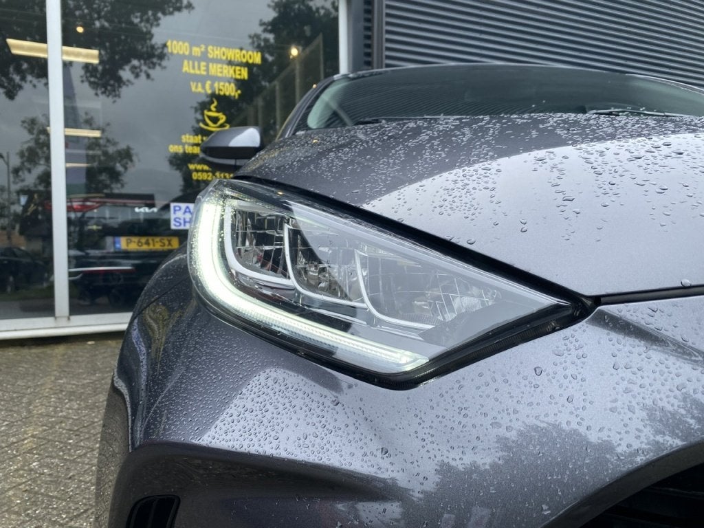 Toyota Yaris 1.5 Hybrid Dynamic Nav/Camera als nieuw., Auto's, Adaptive Cruise Control, 450 kg, Gebruikt, Euro 6