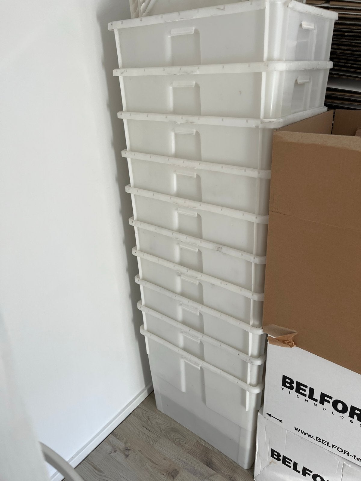 10x Stevige Plastic Opbergboxen met Deksel, Ophalen, Gebruikt, 40 tot 60 cm, 50 tot 75 cm