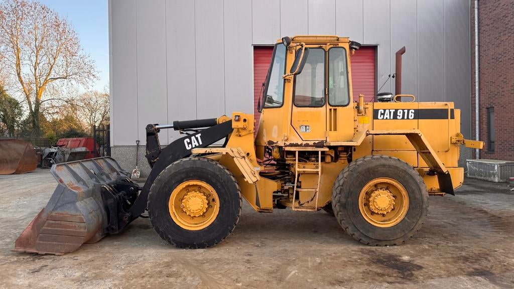 CAT 916 Shovel; snelwissel en 70% banden, Zakelijke goederen, Machines en Bouw | Kranen en Graafmachines, Ophalen, Wiellader of Shovel