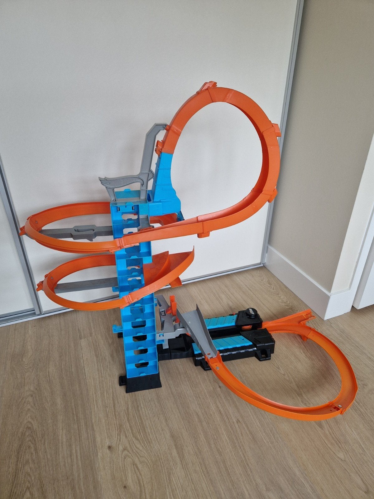 Hotwheels action track racebaan, Ophalen, Zo goed als nieuw, Handmatig, Hot Wheels