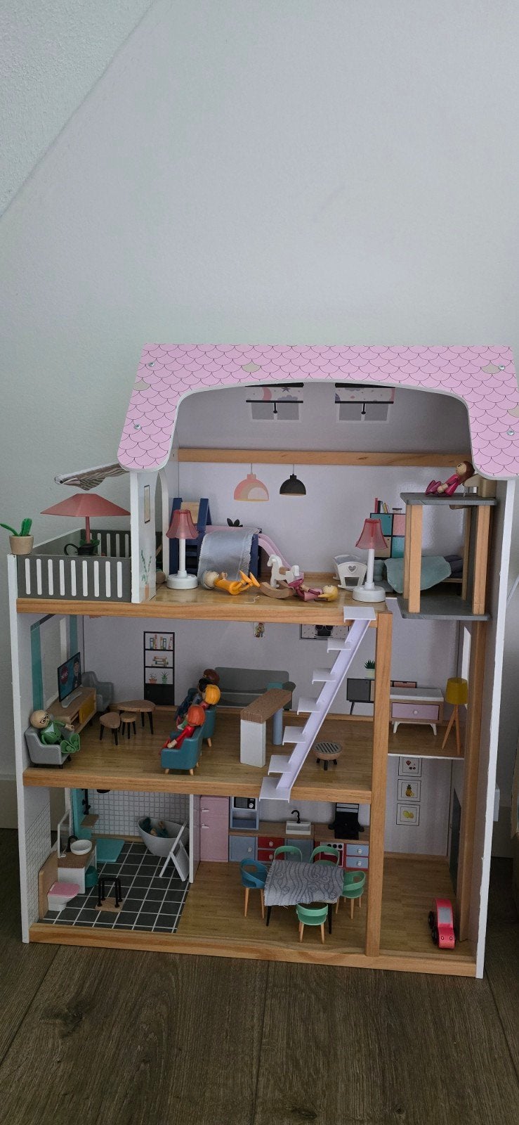 Lidl Poppenhuis met Meubels en Poppetjes, Ophalen, Zo goed als nieuw, Poppenhuis