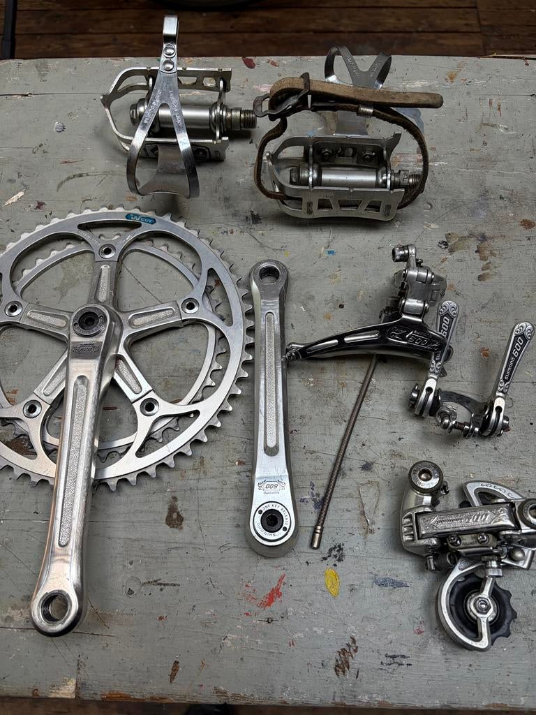 Mooie set vintage Shimano 600 Arabesque fietscomponenten, Fietsen en Brommers, Fietsonderdelen, Crankstel of Pedalen, Gebruikt
