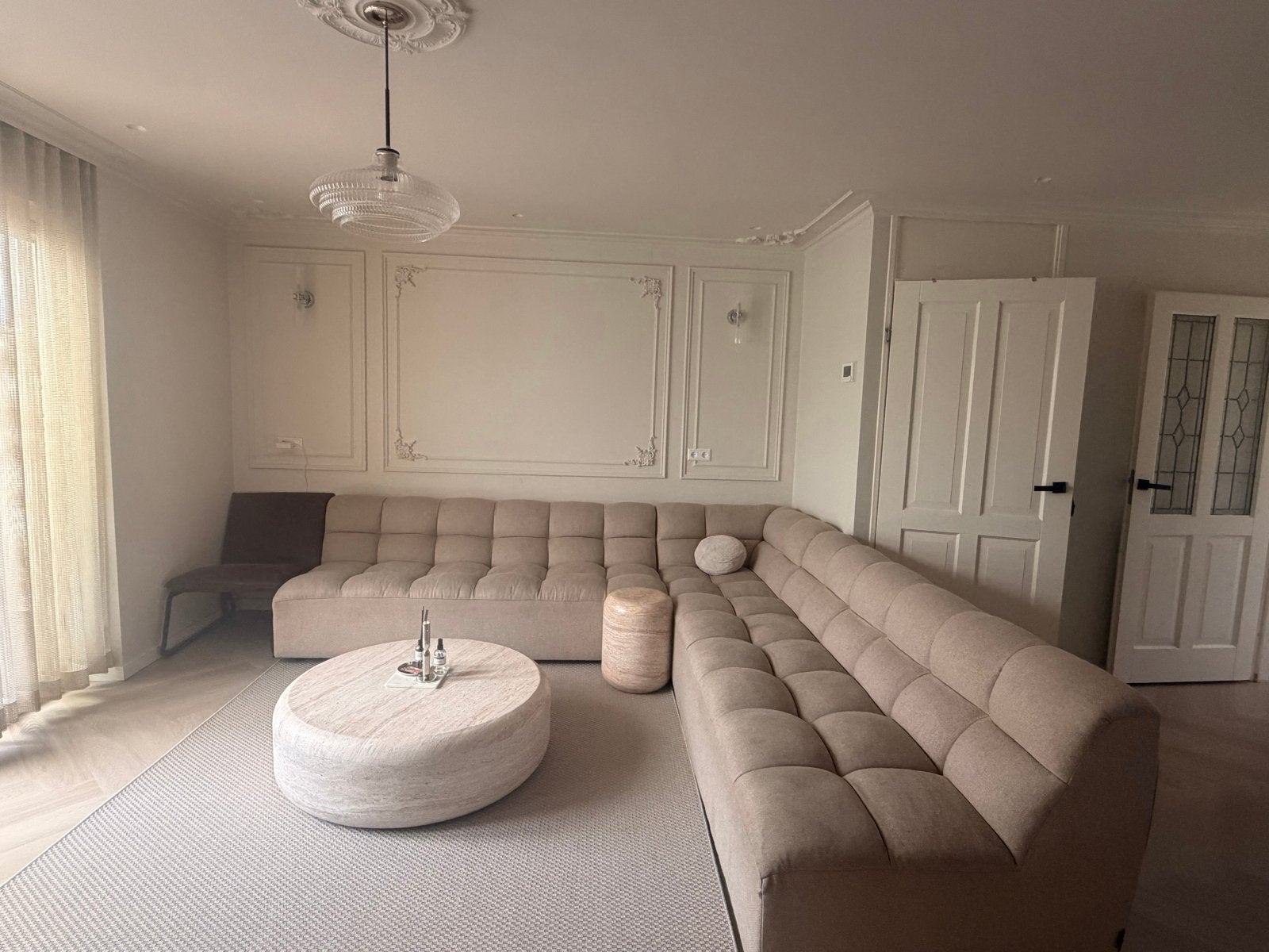 Moderne hoekbank in beige stof - Zo goed als nieuw, 100 tot 125 cm, Hoekbank, 300 cm of meer, Ophalen of Verzenden