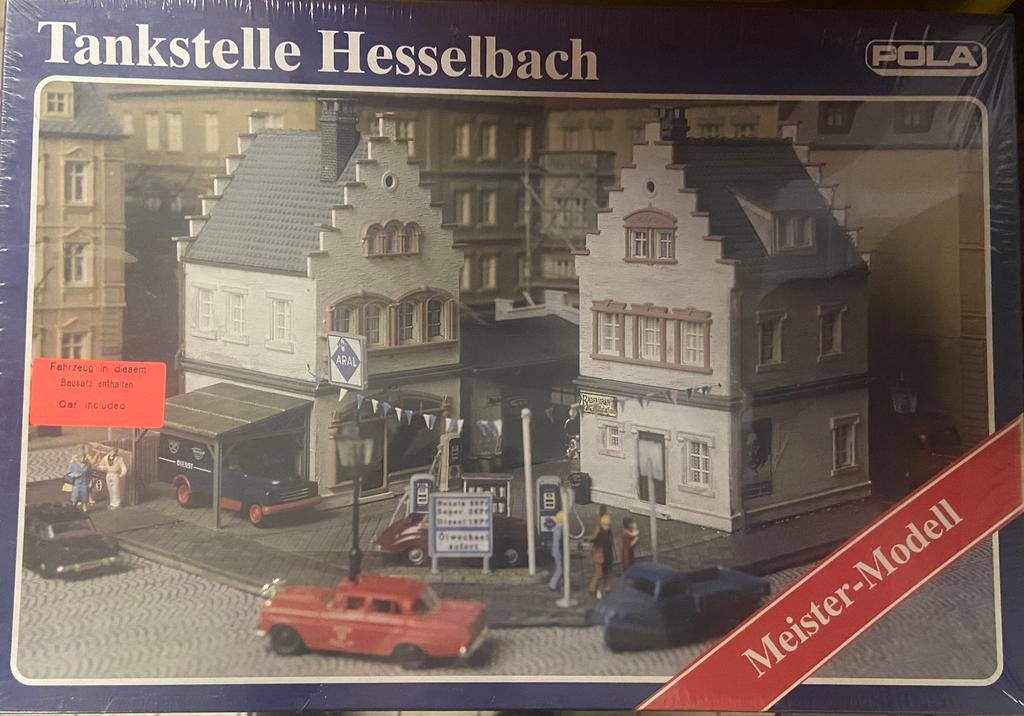 Pola Tankstelle Hesselbach Nieuw nog gesealed., Hobby en Vrije tijd, Modeltreinen | H0, Overige merken, Gelijkstroom of Wisselstroom