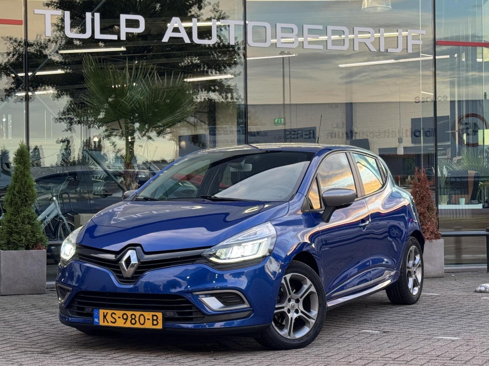 Renault Clio 1.2 TCe GT Line Sport Automaat 2016 Top staat, Auto's, Stof, Gebruikt, Blauw, 49 €/maand