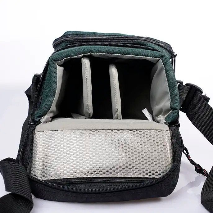 Lowepro Nova Mini Schoudertas voor Camera - Groen/Zwart, Audio, Tv en Foto, Fotografie | Fototassen, Verstelbare indeling, Ophalen of Verzenden