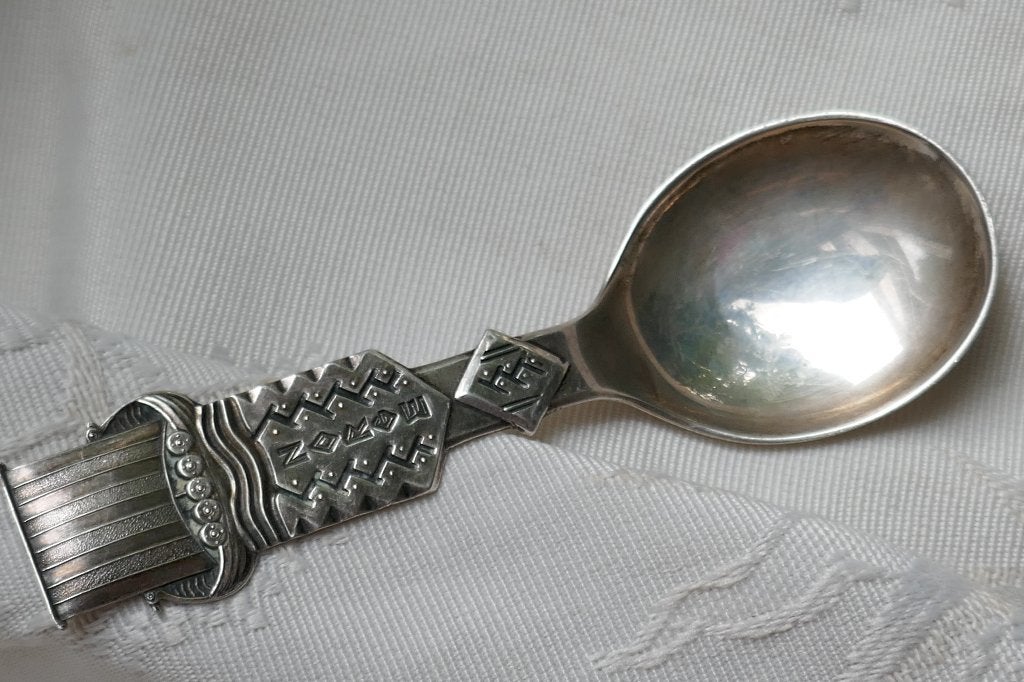 Antieke zilveren jam of room lepel met Viking schip, Antiek en Kunst, Verzenden