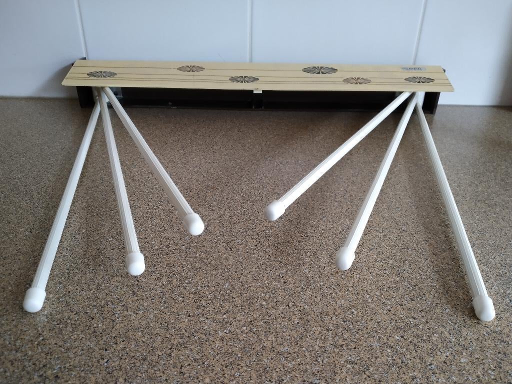 Retro wasrekje hangend, Ophalen of Verzenden, Zo goed als nieuw, Wasrek