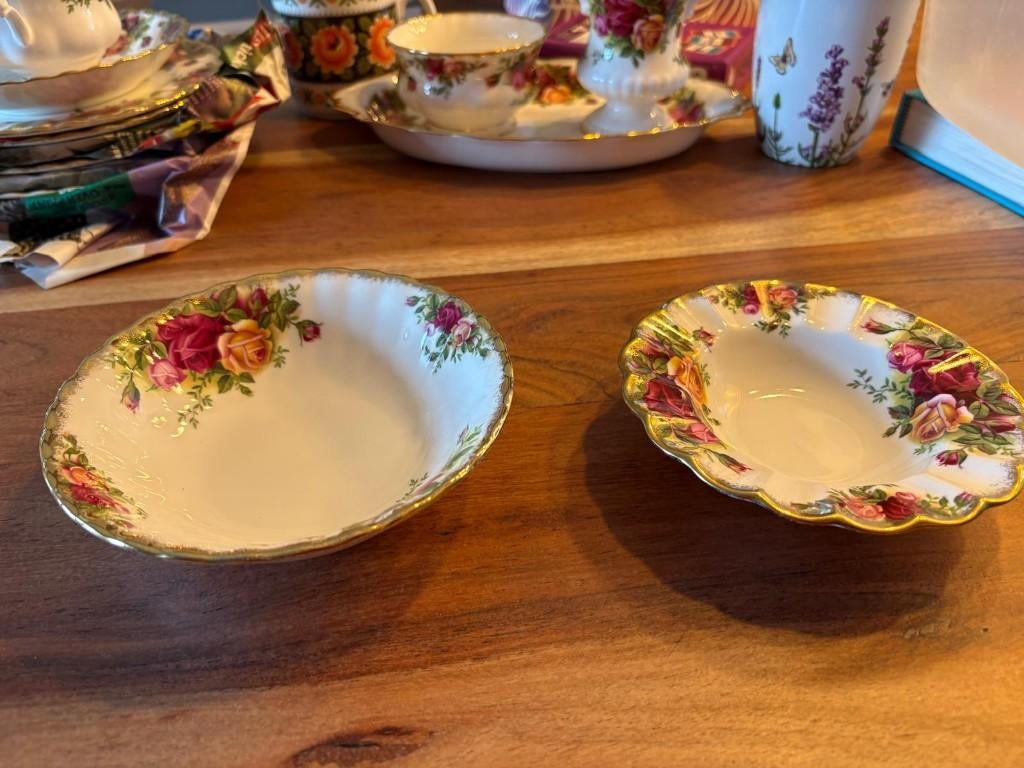 Servies Royal Albert, Ophalen