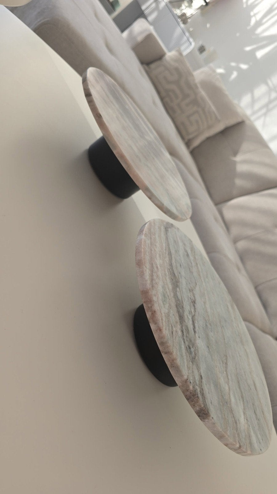 2 marmeren etagere/dienbladen H&M Home, Huis en Inrichting, Ophalen of Verzenden, Zo goed als nieuw, Rond, Overige materialen