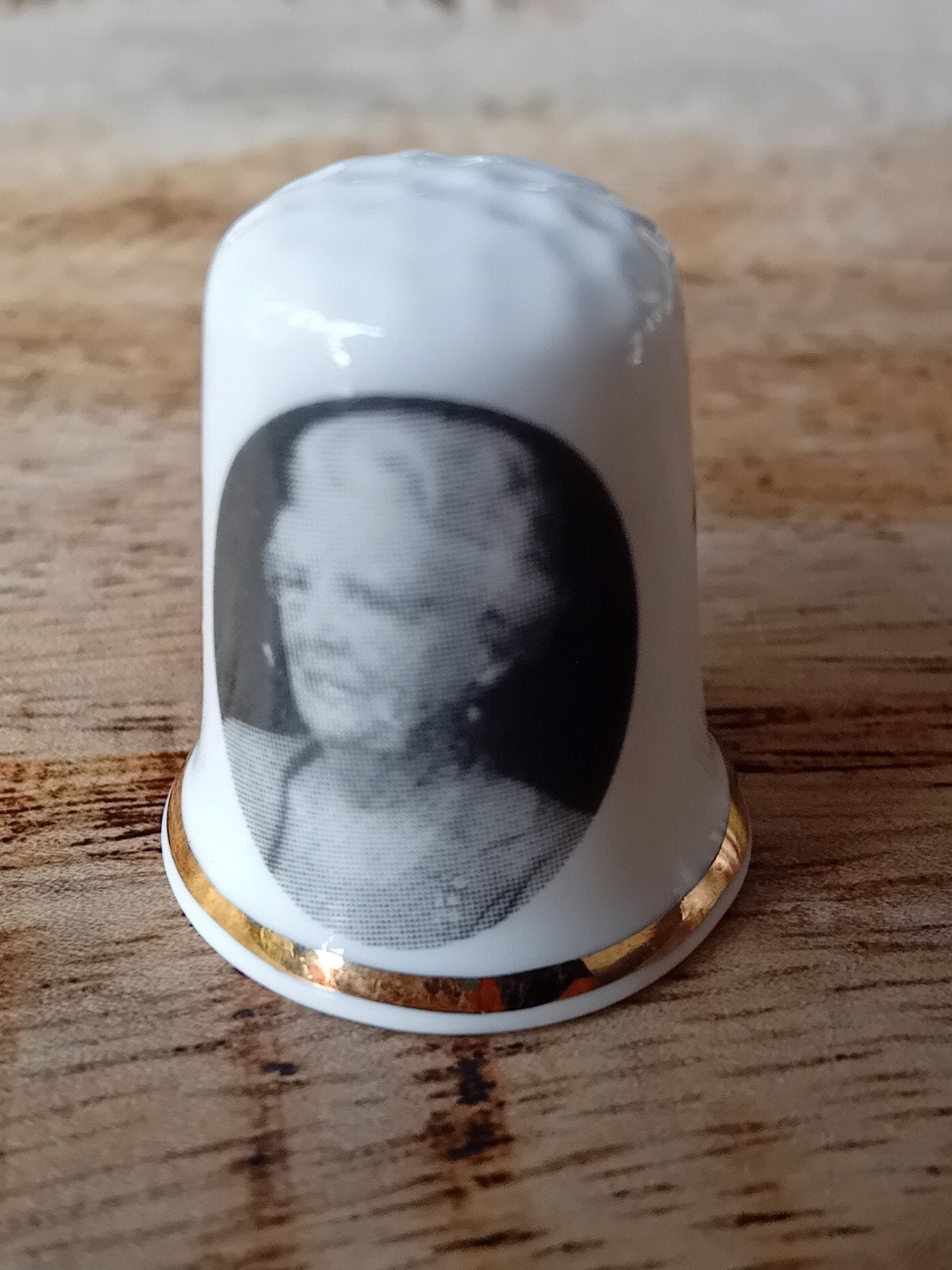 vingerhoedjes verzamelen Nederlands koningshuis, Ophalen of Verzenden, Zo goed als nieuw