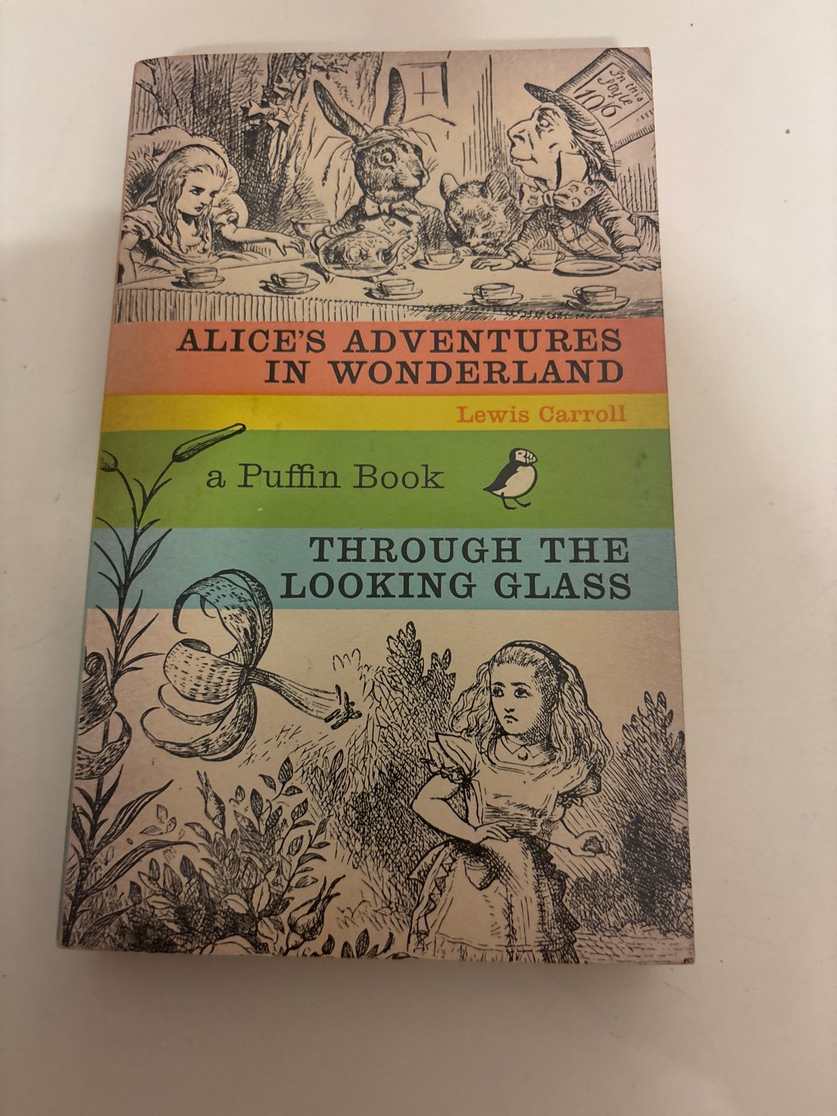 Alice's Adventures in Wonderland & Through the Looking Glass, Ophalen of Verzenden, Gelezen, Europa overig