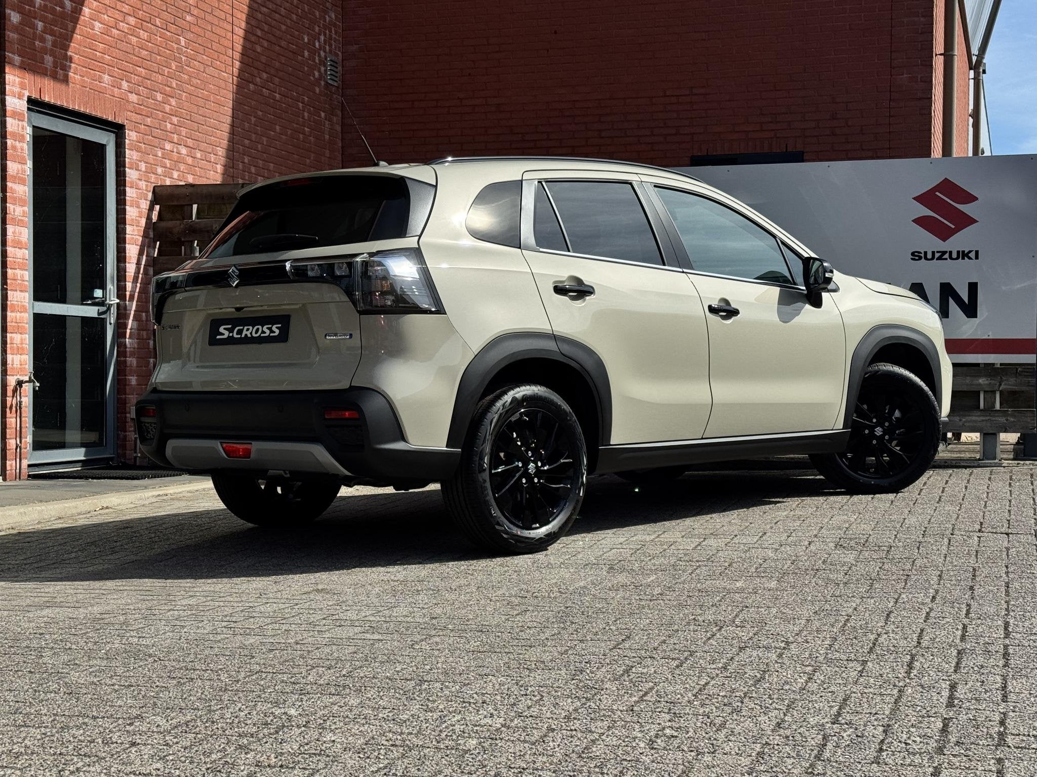 Suzuki S-Cross 1.5 Hybrid Special Edition 360 Camera, Half L, Auto's, 12 maanden, Euro 6, 4 cilinders, Beige