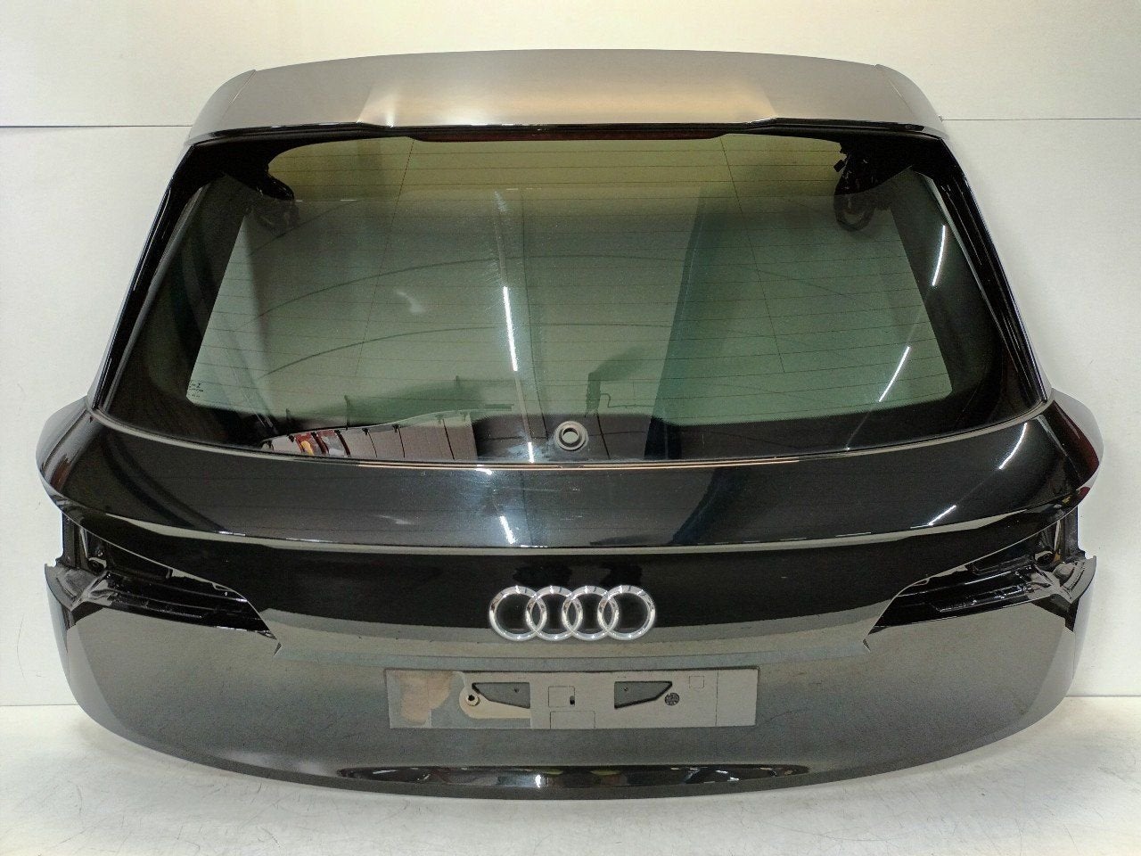 Achterklep Audi SQ5, Onderdelen@venauto.nl, Van der Ven Autorecycling B.V., Gebruikt, Ettenseweg 76, 4706 PB Roosendaal, The Netherlands