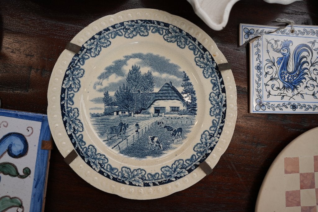 Antiek Delfts Blauw Bord met Boerderijtafereel, Ophalen