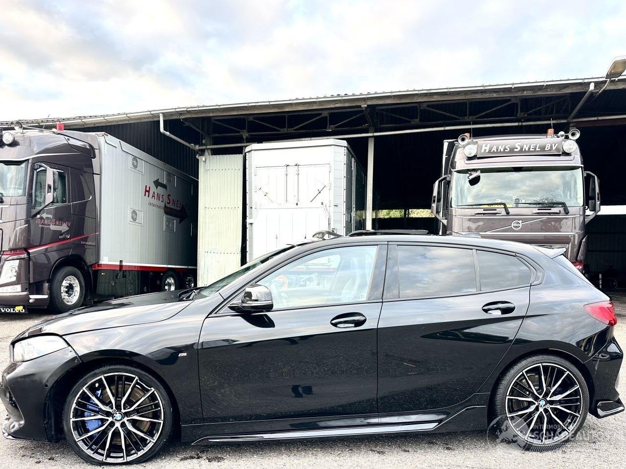 BMW 1-serie M135i xDrive 306pk aut + f1 High Exe M-Sport Per, Automaat, Zwart, Benzine, BMW