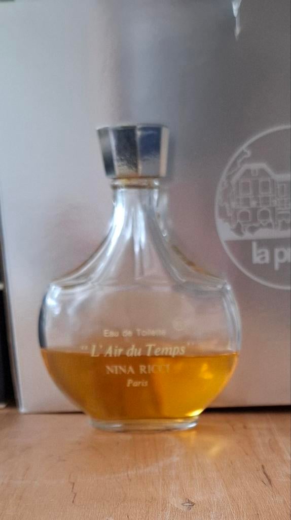 @"L'Air du Temps" NINA RICCI, Lalique bottle 12,6cm@, Verzamelen, Parfumverzamelingen, Ophalen of Verzenden, Parfumfles