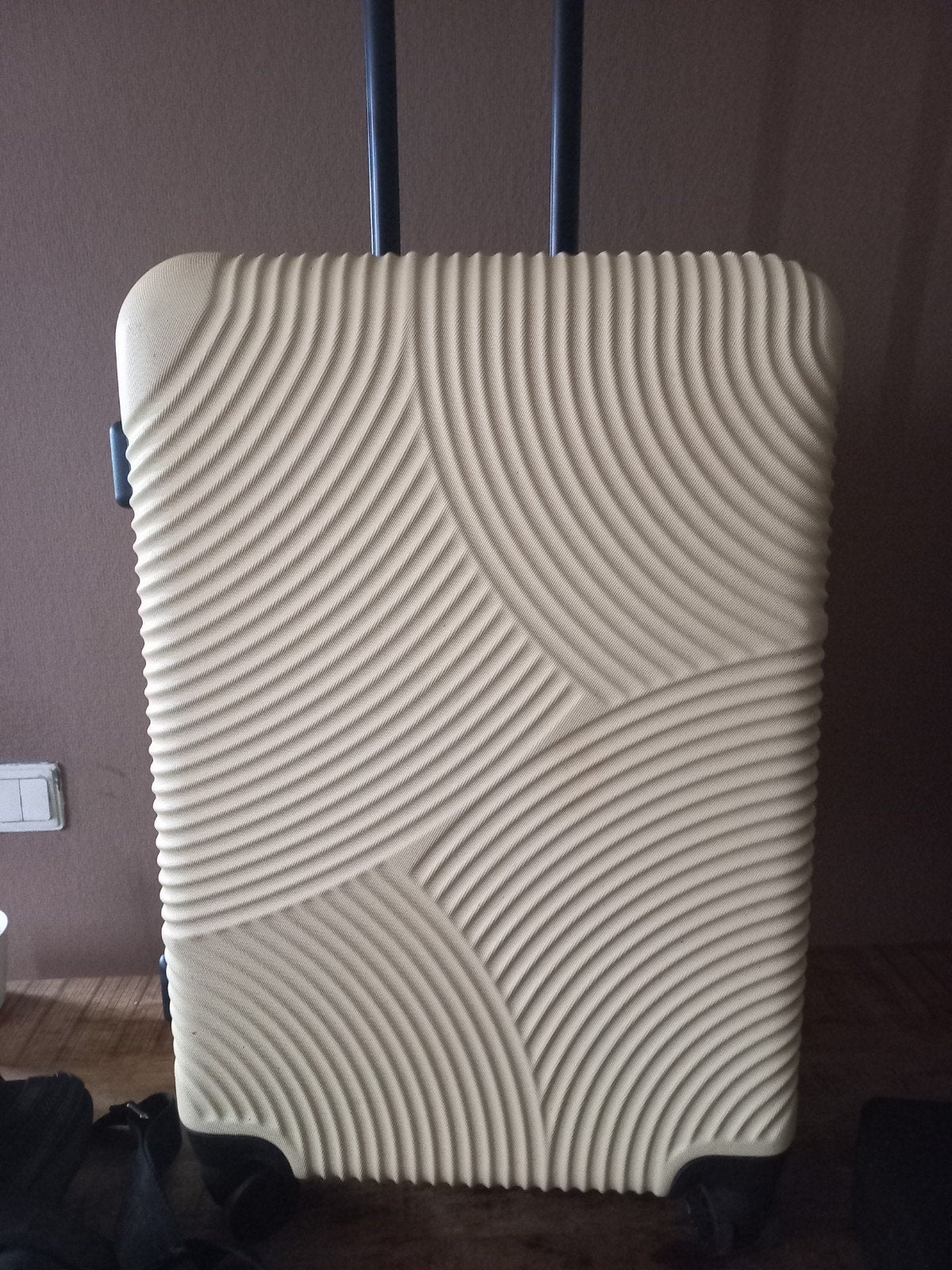Enrico Benetti Koffer - Zo goed als nieuw, Wieltjes, 50 tot 60 cm, Hard kunststof, Ophalen of Verzenden