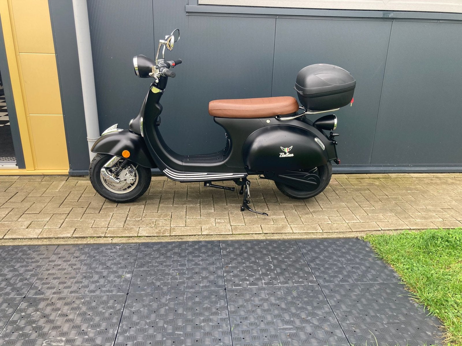 Etalian elektrische scooter - Zo goed als nieuw, Fietsen en Brommers, Snorfietsen en Snorscooters, Ophalen, Zo goed als nieuw