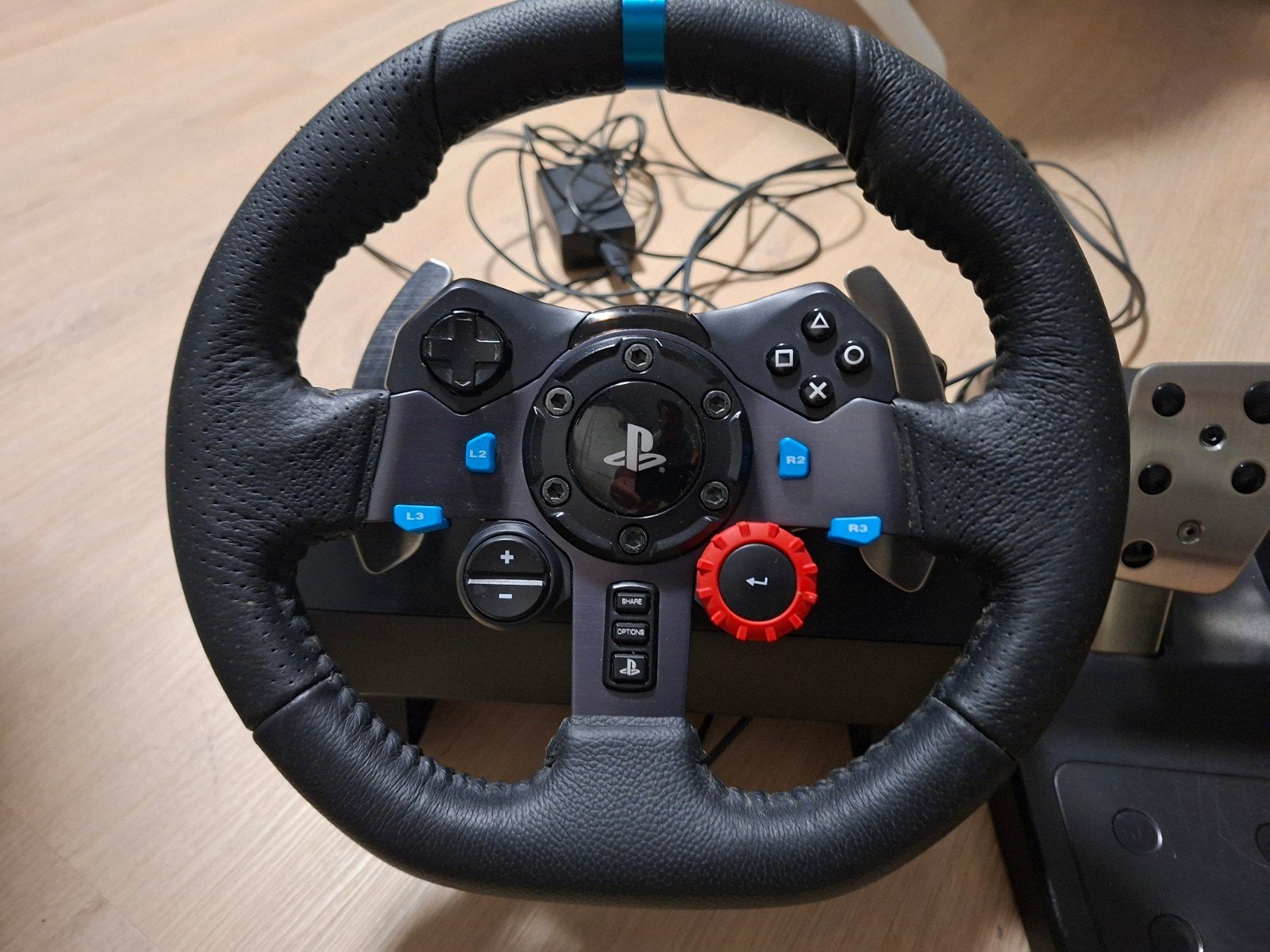 Logitech G29 - Stuur + Pedalen (Nieuwstaat) Ps4/Ps5/Pc !!, Spelcomputers en Games, Ophalen of Verzenden, Zo goed als nieuw, Stuur of Pedalen