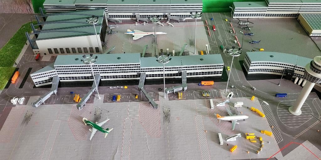 Vliegveld diorama 1:500 Herpa Wings met verlichting, 1:200 of kleiner, Nieuw, Vliegtuig, Ophalen