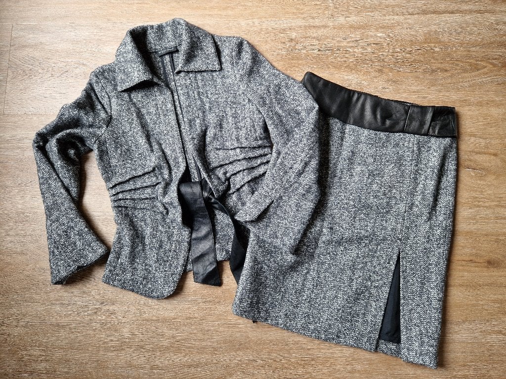 Rok en colbertjasje / mantelpak Blacky Dress ZGAN Maat 38, Maat 38/40 (M), Kostuum of Pak, Ophalen of Verzenden, Zo goed als nieuw