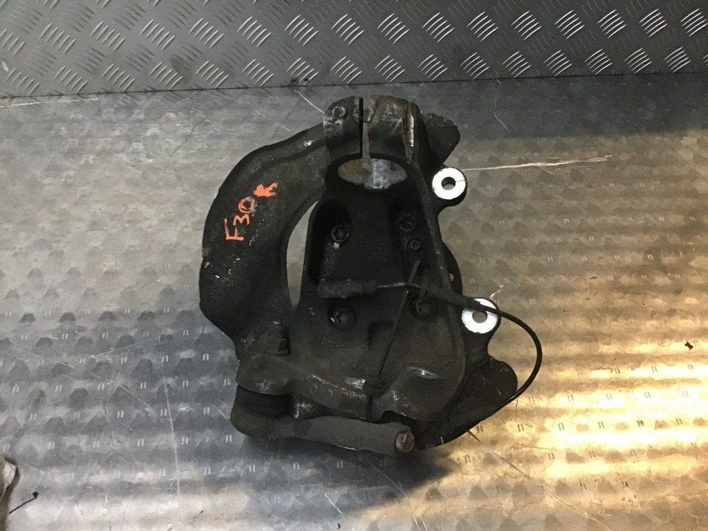 Fusee rechtsvoor BMW 3-serie F30/F80 320i  ('12-'15), Gebruikt, -, -, Ophalen of Verzenden