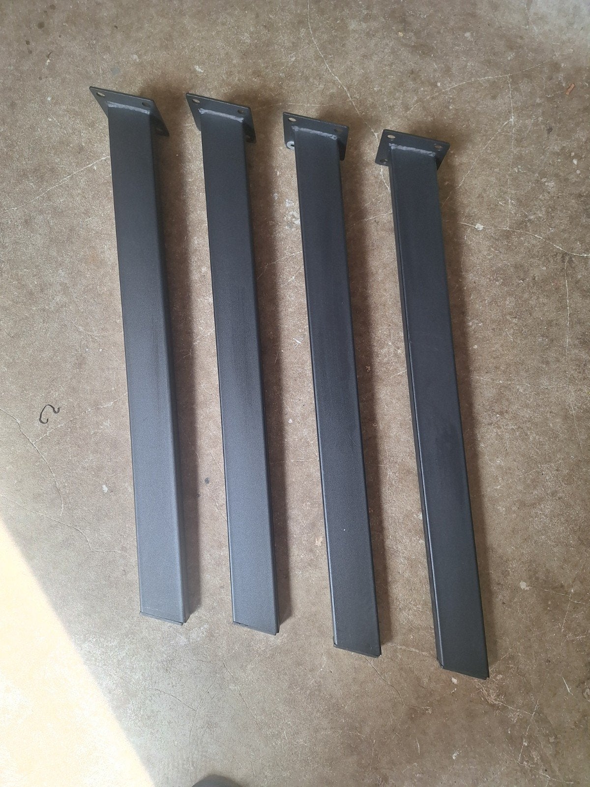 IJzeren tafelpoten met tafel onderstel, Ophalen