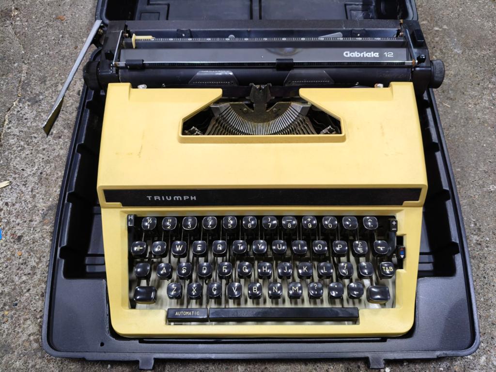 Triumph Gabriele 12, Diversen, Typemachines, Ophalen