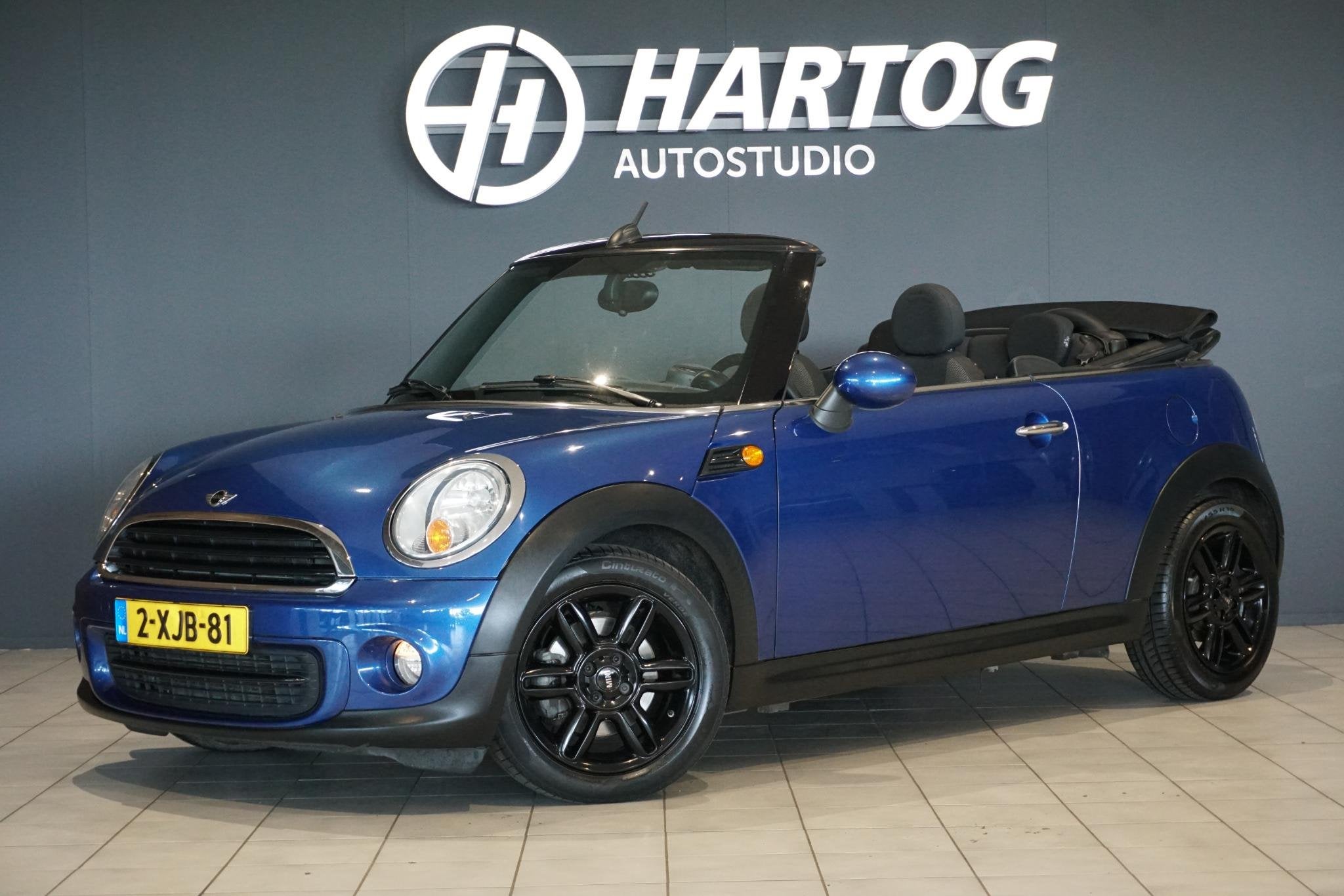 MINI Cabrio 1.6 + PDC / NAVIGATIE / 16'' LMV, Auto's, Voorwielaandrijving, Stof, Gebruikt, Zwart