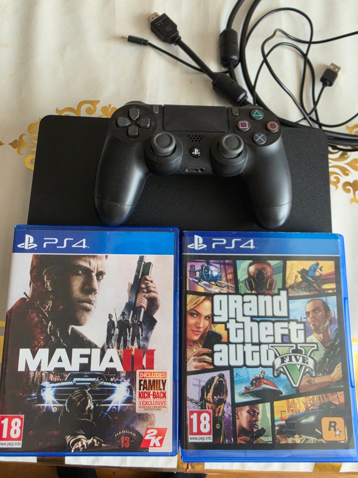 PlayStation 4 met controller en 2 games, Spelcomputers en Games, Ophalen, Met 1 controller, Slim, Gebruikt