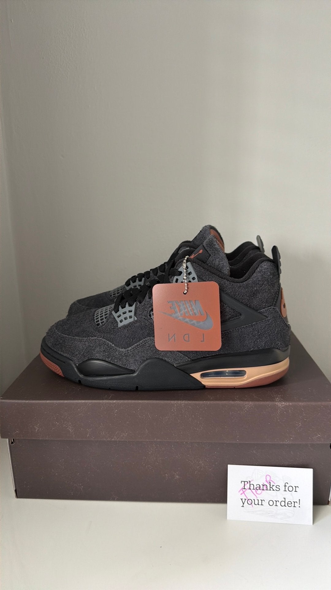 Jordan 4 Retro "LONDON" 41/8, Kleding | Heren, Overige kleuren, Nike Jordan, Nieuw, Ophalen of Verzenden