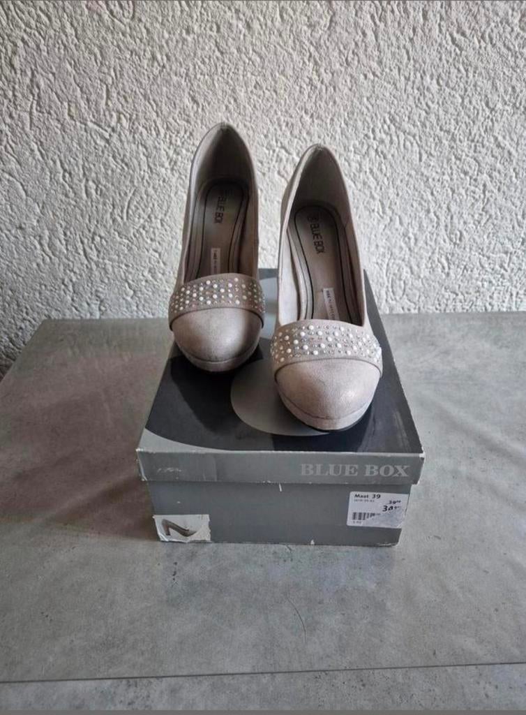 Elegante Blue Box Pumps met Strass - Maat 39, Kleding | Dames, Schoenen, Ophalen, Blue Box, Pumps, Beige