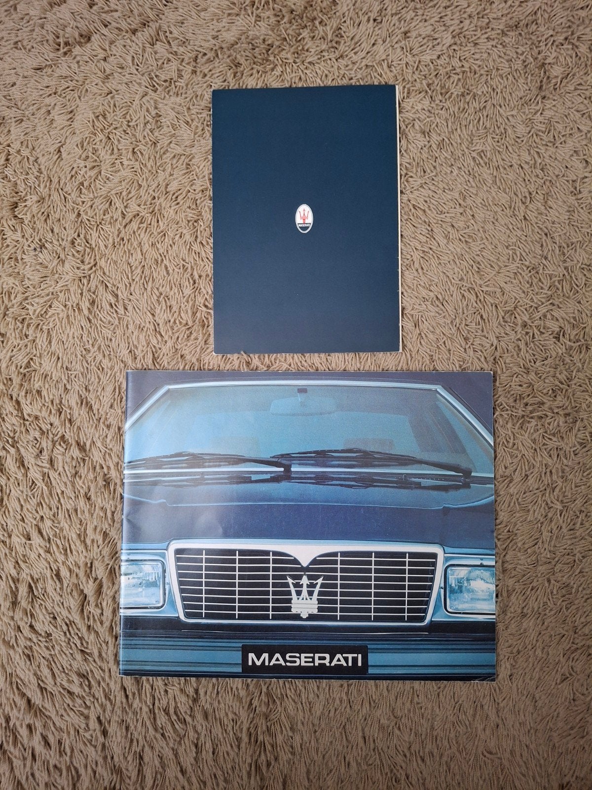 2x autofolder Maserati diverse, Verzenden, Zo goed als nieuw, Algemeen