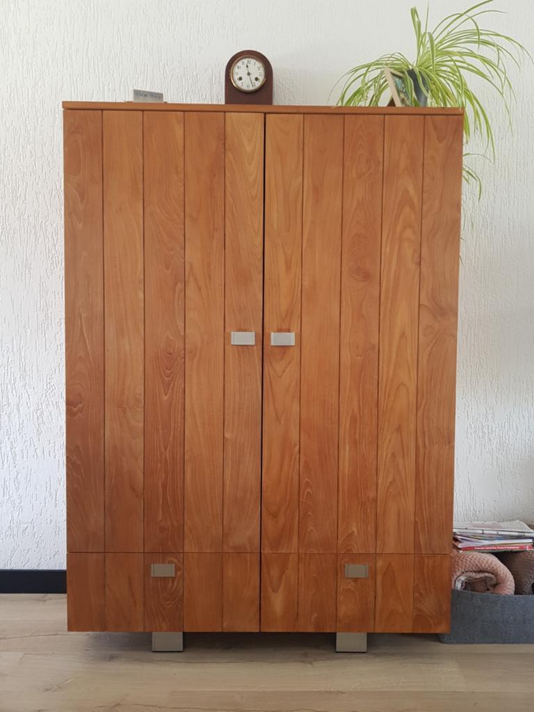 Te koop een massief teakhouten wandkast (172x120x45=HxBxD), Huis en Inrichting, Ophalen, Zo goed als nieuw