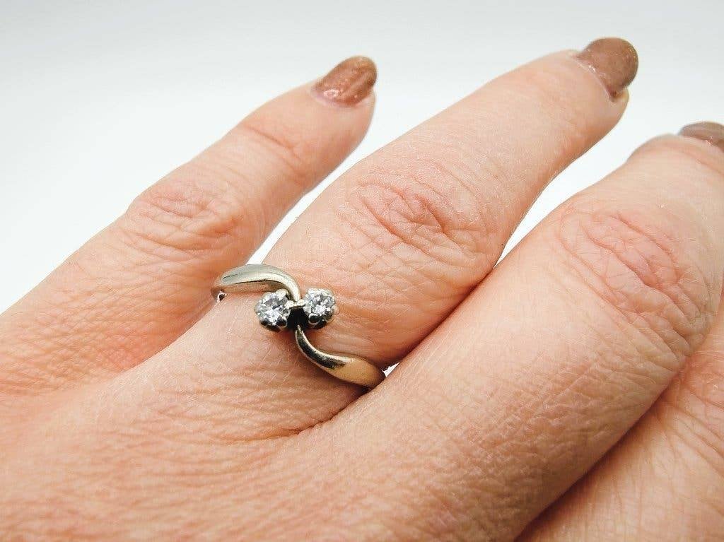 Witgouden slagring met 2 diamanten (0.14ct), 17,5 mm, Info@zilverwebsite.nl, Verzenden, Wit, Zo goed als nieuw