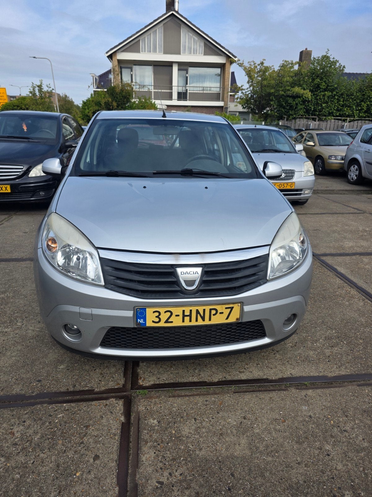 Dacia Sandero 1.4 MPI 75 2009 1 jaar apk, Auto's, Voorwielaandrijving, Stof, 4 cilinders, Metallic lak
