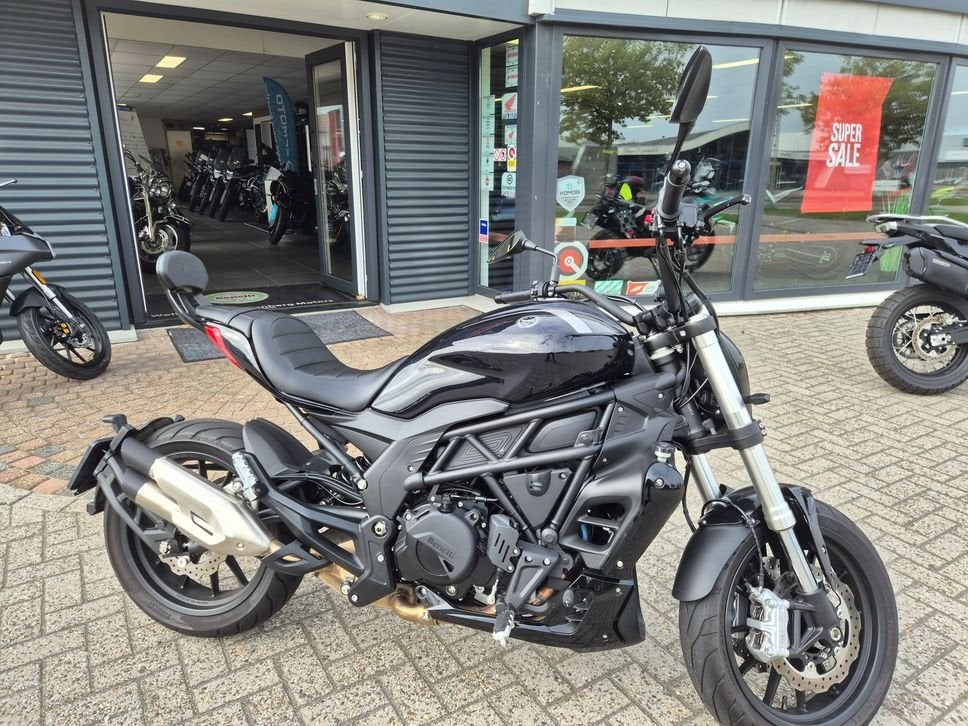 BENELLI 502 C (bj 2024) 1.809 km, Motoren, 2 cilinders, Bedrijf, Onbekend, BENELLI