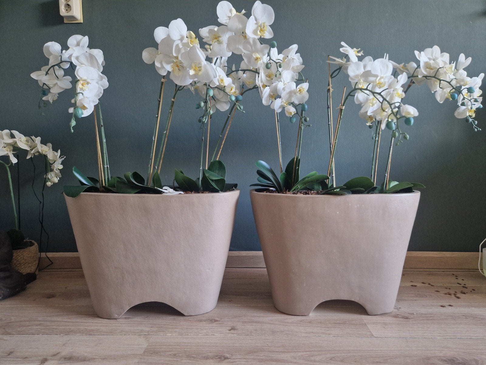 Grote bloempotten sierpotten (2 stuks), Huis en Inrichting, Woonaccessoires | Vazen, Ophalen, Gebruikt, Overige materialen
