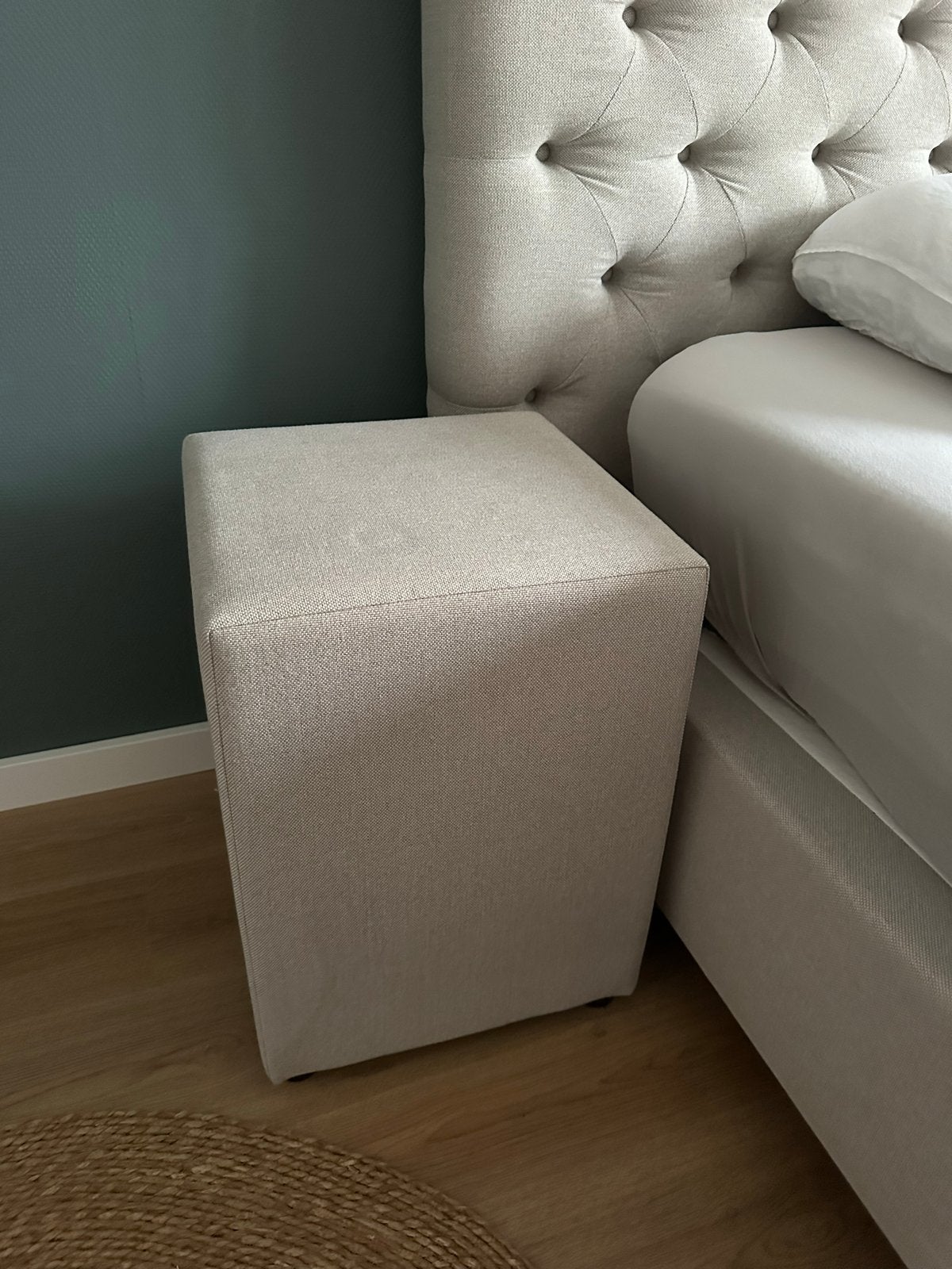 2 Stoffen nachtkastjes / bijzettafels, Huis en Inrichting, Slaapkamer | Nachtkastjes, Ophalen, Overige materialen, Minder dan 45 cm