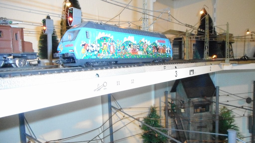 MARKLIN 3452 Zwitserse bont gekleurde loc 460 Re 4/4 VI SBB, Wisselstroom, Ophalen of Verzenden, Märklin, Nieuw