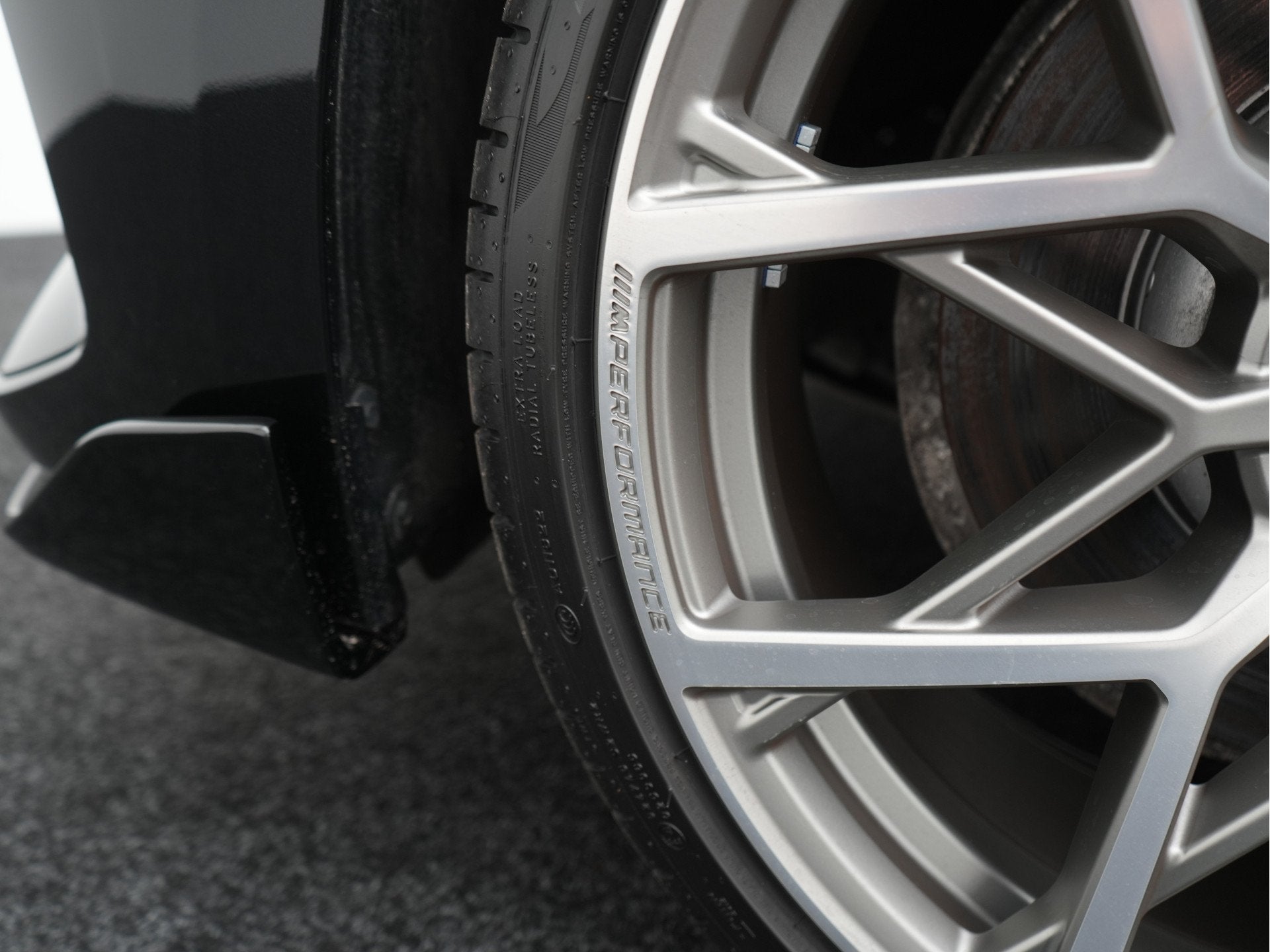 Foto 37 van BMW 3 Serie Touring 330i xDrive M-Sport | M-Performance Pack