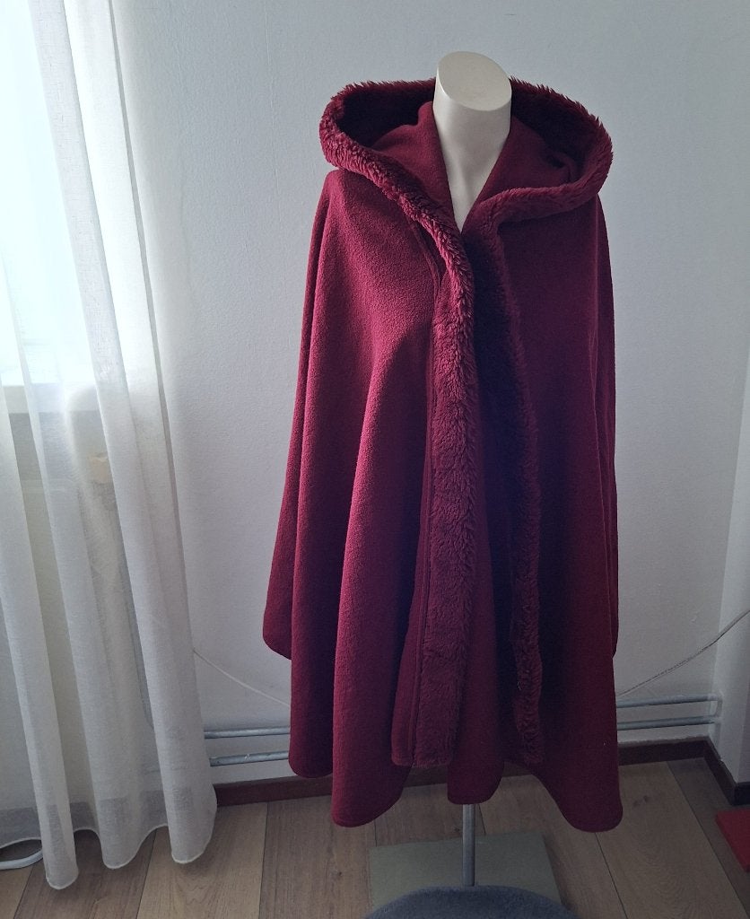 dames rode cape  Maison de Bonneterie retro, Ophalen of Verzenden, Zo goed als nieuw, Rood