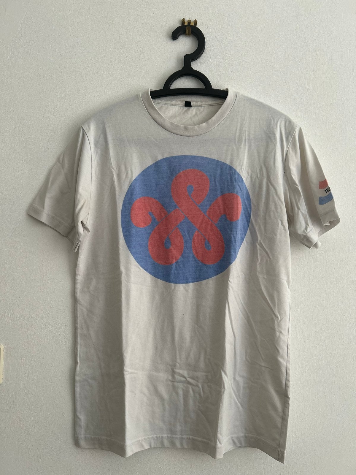 Heren T-shirt met grafische print - Maat S WOEI, Ophalen of Verzenden, Gedragen, Maat 46 (S) of kleiner, Meerkleurig
