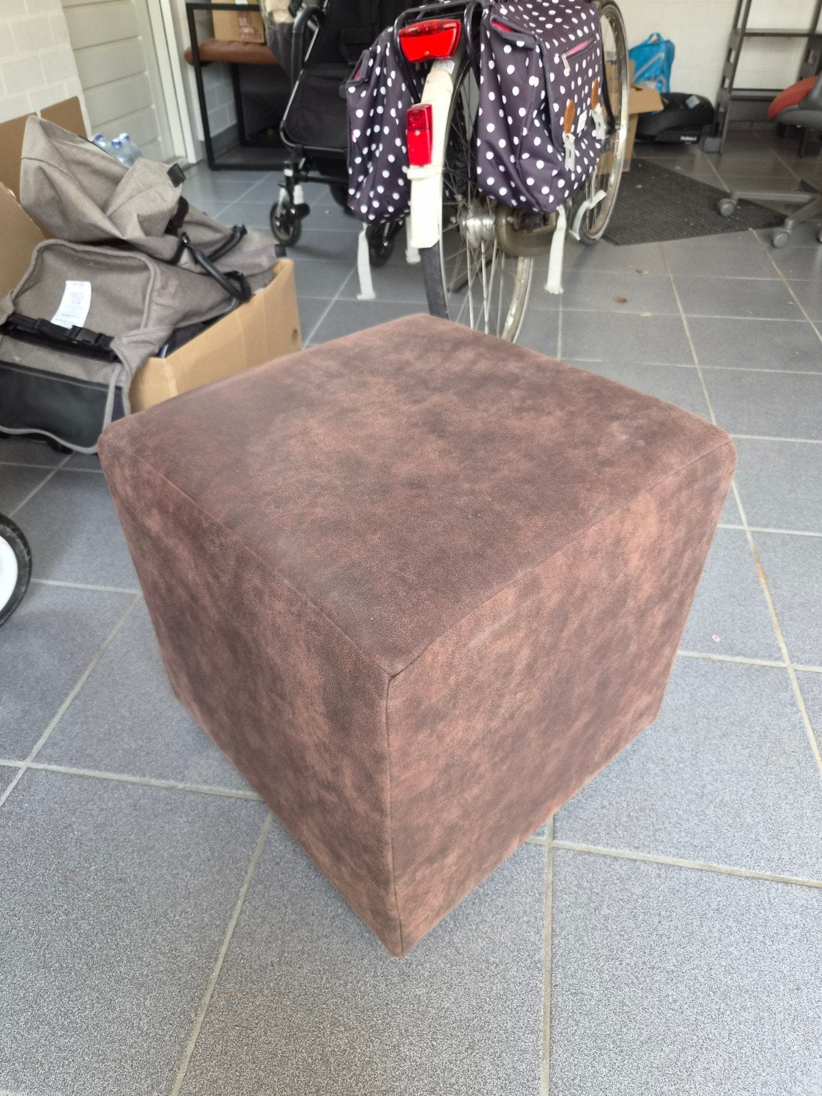 twee maal, poef hocker nachtkastje, Ophalen, Vierkant, Minder dan 50 cm, Minder dan 50 cm