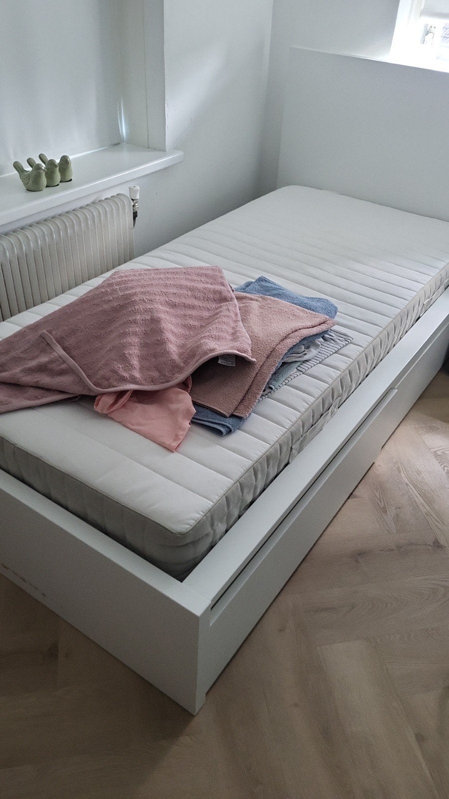 IKEA MALM Bedframe wit met 2 bedlades 90x200 cm, Huis en Inrichting, Slaapkamer | Bedden, Ophalen, Gebruikt, 90 cm, Eenpersoons