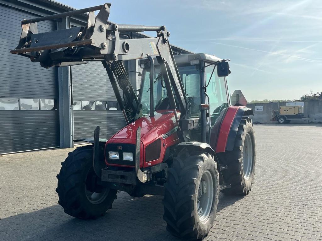 MASSEY FERGUSON 4235 WG4717, Zakelijke goederen, Massey Ferguson