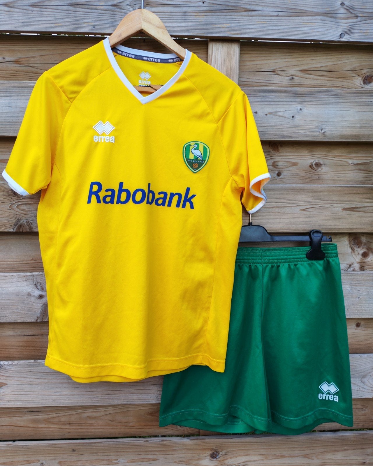 ADO den Haag prachtige tenue set short shirt small, Ophalen of Verzenden, Zo goed als nieuw, Shirt