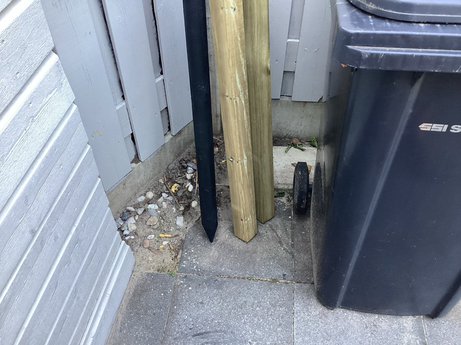 Drie tuinpalen: 2 vierkante (6,8x6,8x290cm), 1 ronde (6x250c, Tuin en Terras, Palen, Balken en Planken, Ophalen, Nieuw, 250 cm of meer