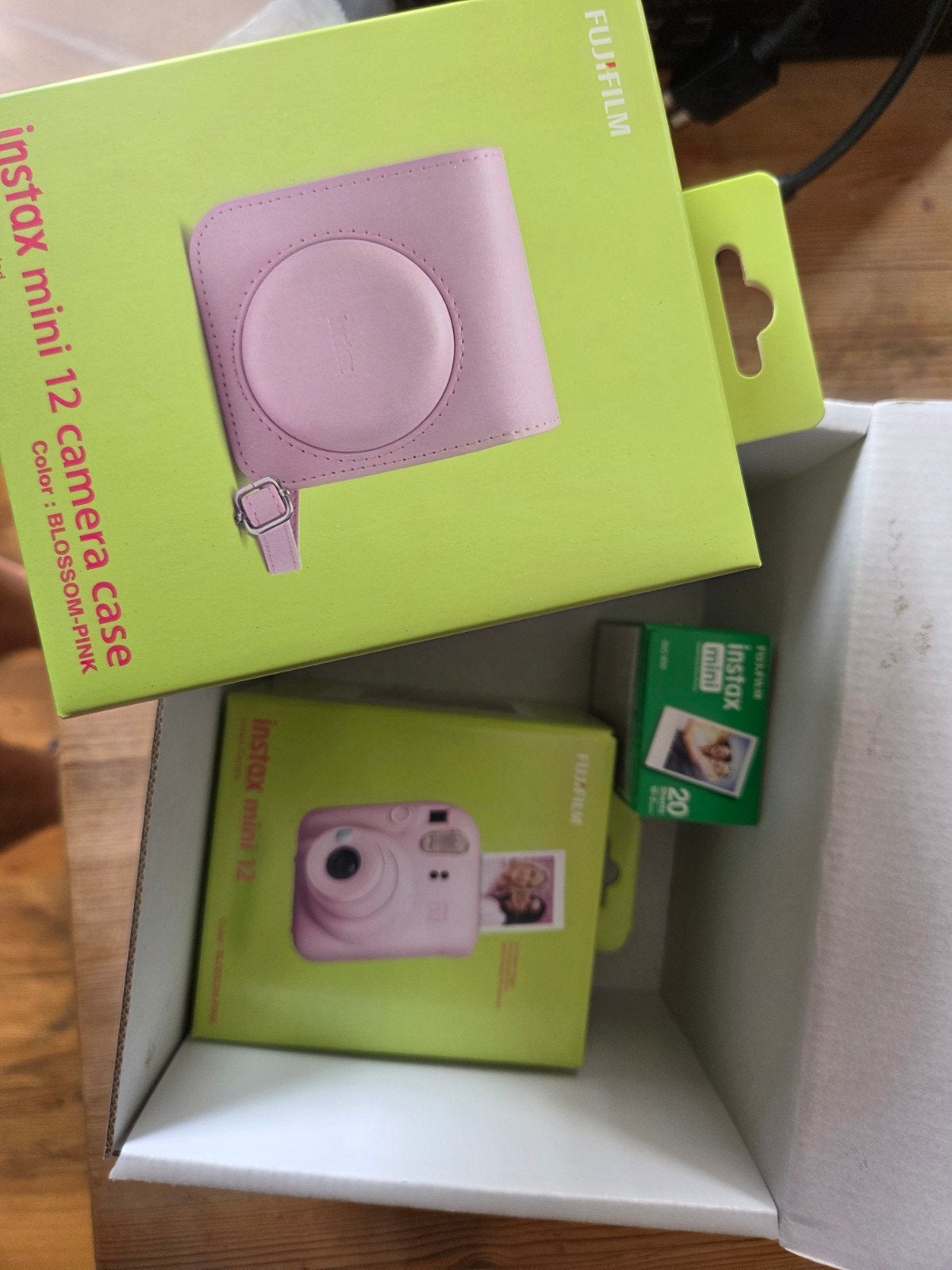 Fujifilm Instax Mini 12 Blossom Pink - Nieuw in doos, Nieuw, Instant camera, Ophalen of Verzenden, Fujifilm